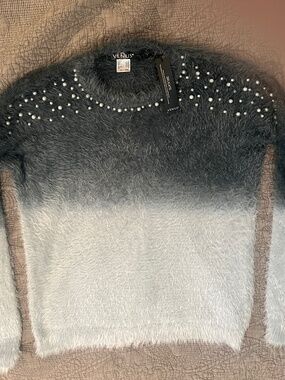 Venus Ombré Pearls on a Gray to White Eyelash Fuzzy Festive NWOT Sweater Size S